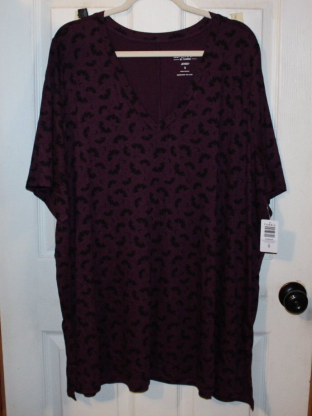 NWT Torrid, super soft, "BATS" tunic, purple and black, 5X(28W) CUTE!